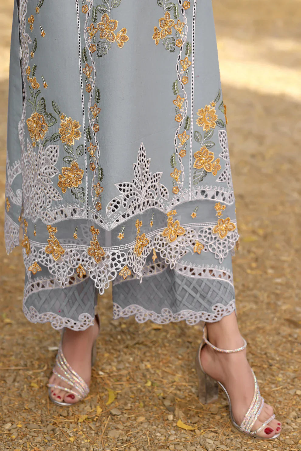 03-Piece Cotton/Lawn Suit With Chikankari Embroidery - Ready To Wear